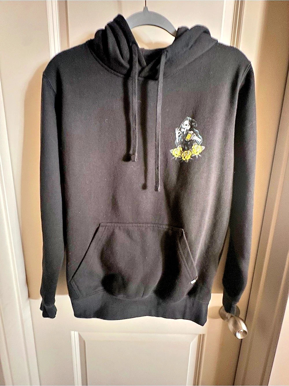 Dikotomy Graphic Hoodie in Black Size Medium